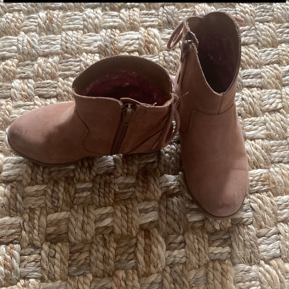 Tan Boots with Zipper 11c